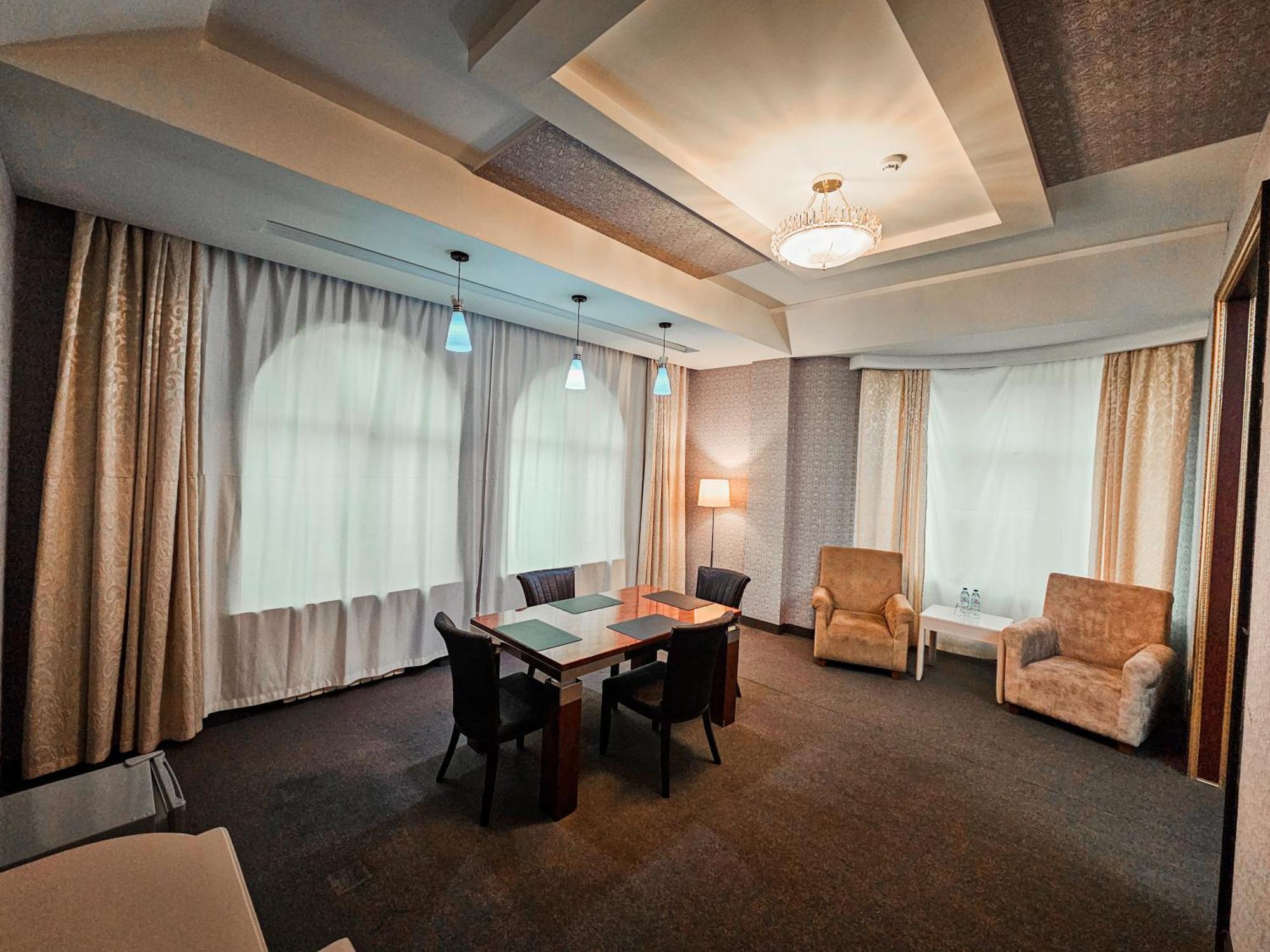 Safran Hotel Bakoe Buitenkant foto