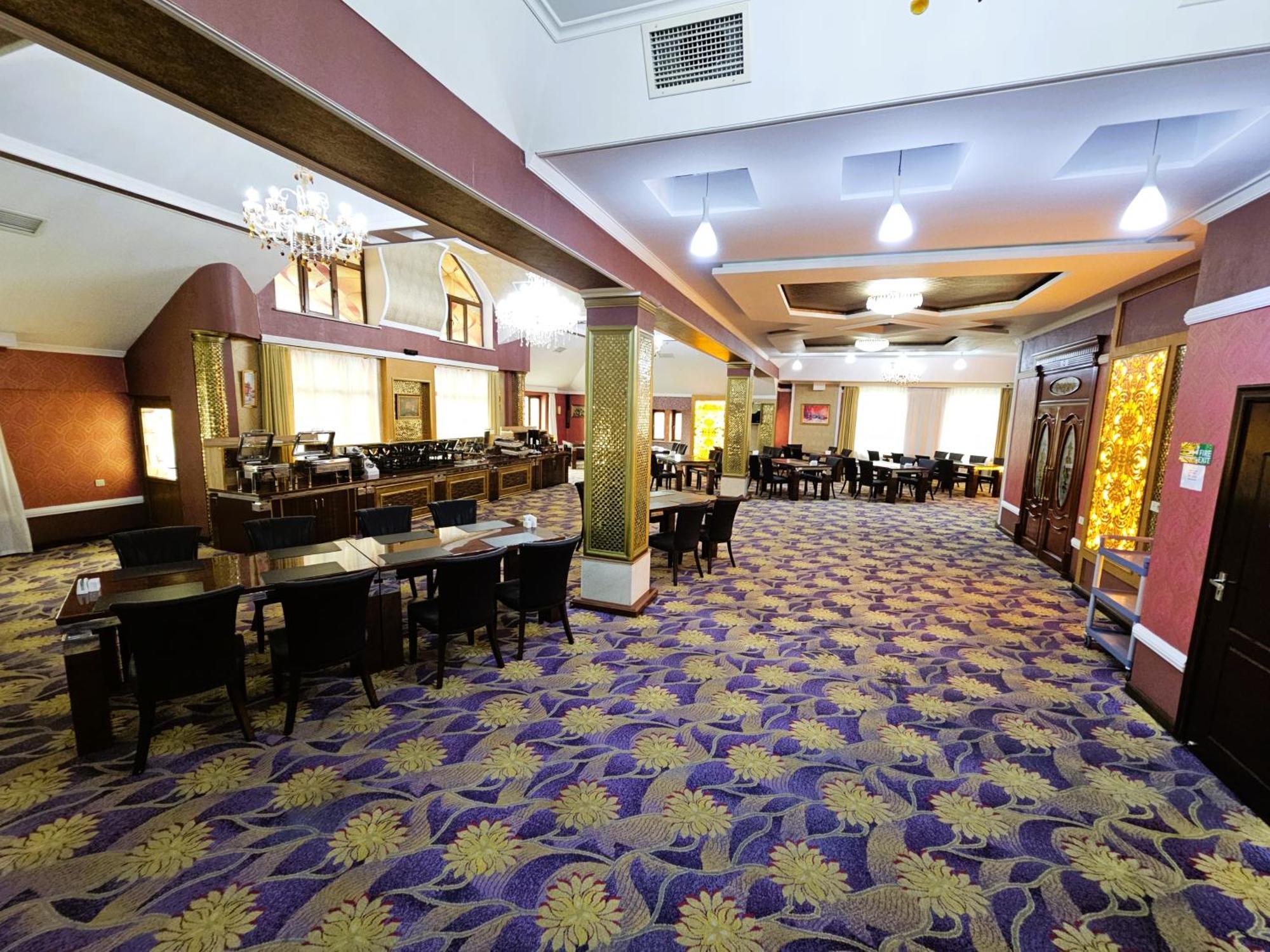 Safran Hotel Bakoe Buitenkant foto